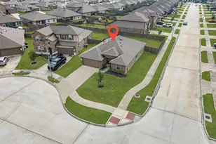 826 Green Clover Ln, Rosharon, TX 77583 - Photo 3