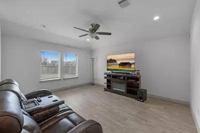 826 Green Clover Lane, Rosharon, TX 77583 - Photo 5