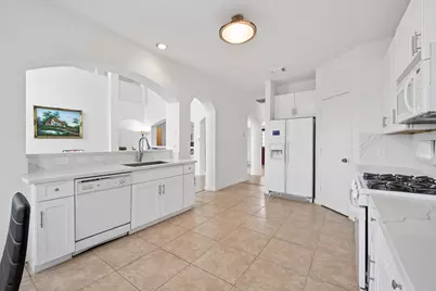 10319 Stan Brook Drive, Houston, TX 77089 - Photo 11