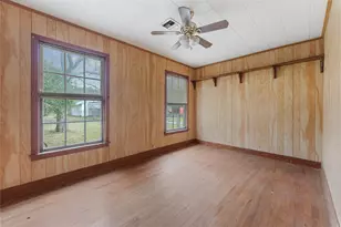 136 Weaver St, Baytown, TX 77520 - Photo 9