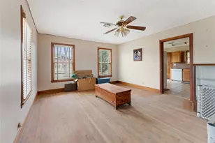 136 Weaver St, Baytown, TX 77520 - Photo 3