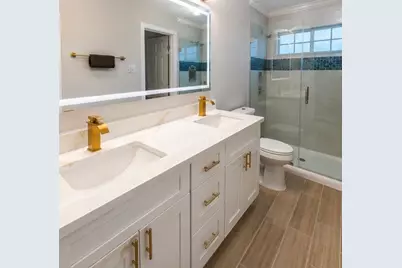 8622 Elm Lake Dr, Houston, TX 77083 - Photo 9