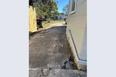 1603 Florida Street, Baytown, TX 77520 - Photo 9