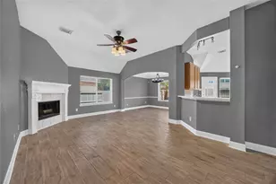 3519 Crescent Dr, Pearland, TX 77584 - Photo 5