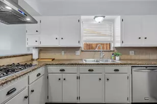 5458 Ariel St, Houston, TX 77096 - Photo 19