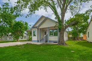 1909 Oregon St, Baytown, TX 77520 - Photo 5