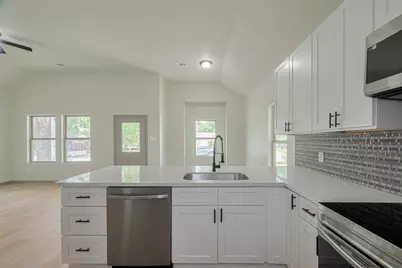 1909 Oregon Street, Baytown, TX 77520 - Photo 17