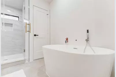 1803 Seaspray Court, Houston, TX 77008 - Photo 29