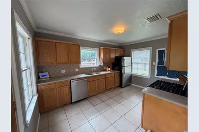 500 Fairbanks Street, Houston, TX 77009 - Photo 7