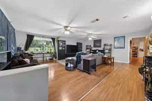 15185 Travis Ln, Willis, TX 77378 - Photo 5