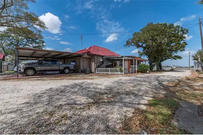 834 County Road 408, El Campo, TX 77437 - Photo 3