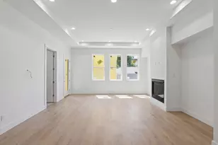 310 W 9th St, Houston, TX 77007 - Photo 3