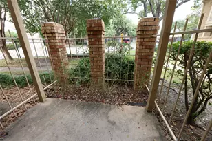 11201 Lynbrook Dr, Houston, TX 77042 - Photo 19