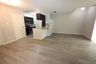 11201 Lynbrook Dr, Houston, TX 77042 - Photo 7