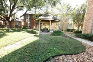11201 Lynbrook Dr, Houston, TX 77042 - Photo 27