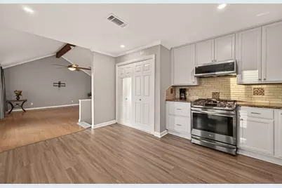 4 N Sandpiper Street, La Marque, TX 77568 - Photo 13
