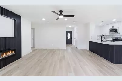 5703 Woodville Lane, Pearland, TX 77584 - Photo 9