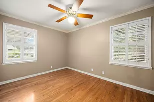 2404 Burton Dr, Bryan, TX 77802 - Photo 17