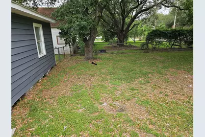 805 17th Avenue N, Texas City, TX 77590 - Photo 11