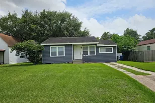805 17th Ave N, Texas City, TX 77590 - Photo 1