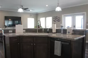 32 Trout Ln, Freeport, TX 77541 - Photo 11