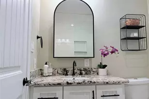 5221 Claremont St, Houston, TX 77023 - Photo 7