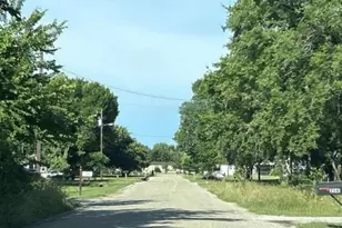 2537 Redwood Cir, Burleson, TX 76028 - Photo 3