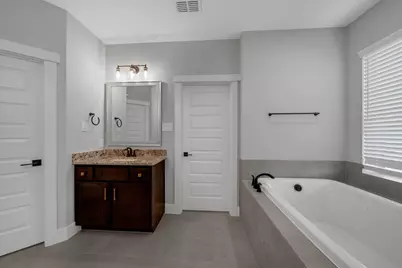 10972 Swang Link Drive, Houston, TX 77043 - Photo 15