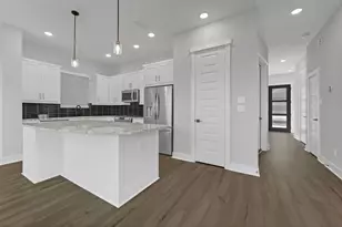 10972 Swang Link Dr, Houston, TX 77043 - Photo 9