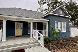 210 E Phillips St, Conroe, TX 77301 - Photo 3