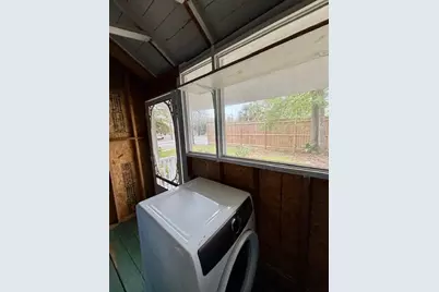 210 E Phillips Street, Conroe, TX 77301 - Photo 25