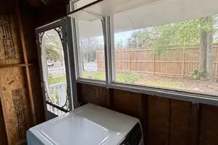 210 E Phillips St, Conroe, TX 77301 - Photo 25