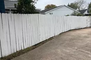 210 E Phillips St, Conroe, TX 77301 - Photo 27