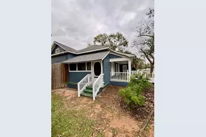 210 E Phillips Street, Conroe, TX 77301 - Photo 5