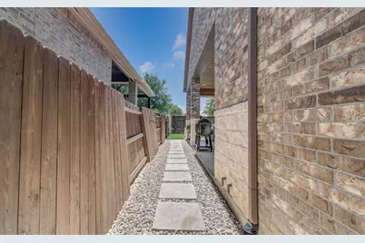 17915 Olde Oaks Estate Court, Cypress, TX 77433 - Photo 37