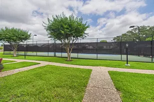 10380 Briar Forest Dr, Houston, TX 77042 - Photo 35