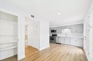 10380 Briar Forest Dr, Houston, TX 77042 - Photo 15