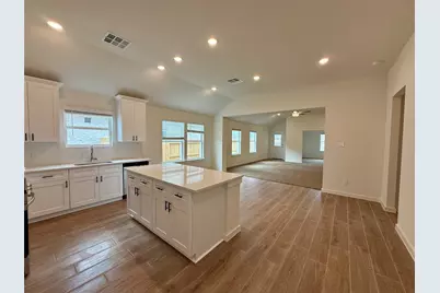 3130 Emerald Hills Drive, Angleton, TX 77515 - Photo 9