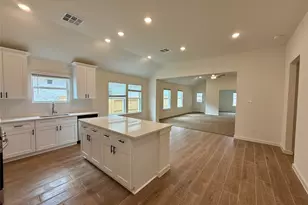 3130 Emerald Hills Dr, Angleton, TX 77515 - Photo 9