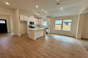 3130 Emerald Hills Dr, Angleton, TX 77515 - Photo 5