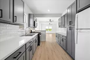 7702 Sealey St, Houston, TX 77088 - Photo 3