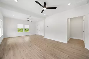 7702 Sealey St, Houston, TX 77088 - Photo 13