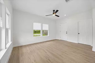 7702 Sealey St, Houston, TX 77088 - Photo 9