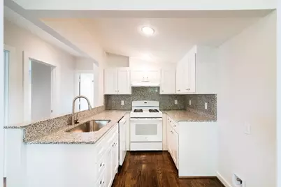 4535 Walker #B, Houston, TX 77023 - Photo 9