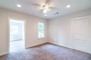 4535 Walker, Houston, TX 77023 - Photo 19
