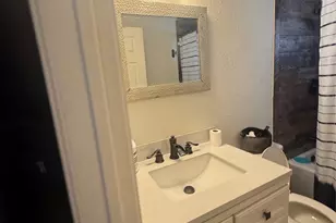 7635 Avenue C, Houston, TX 77012 - Photo 5