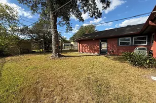 1857 Huge Oaks St, Houston, TX 77055 - Photo 5