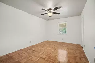 15914 Dunmoor Dr, Houston, TX 77059 - Photo 19