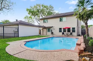 15914 Dunmoor Dr, Houston, TX 77059 - Photo 27