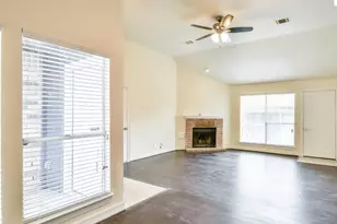 6325 Southwood Ct N, Houston, TX 77035 - Photo 5